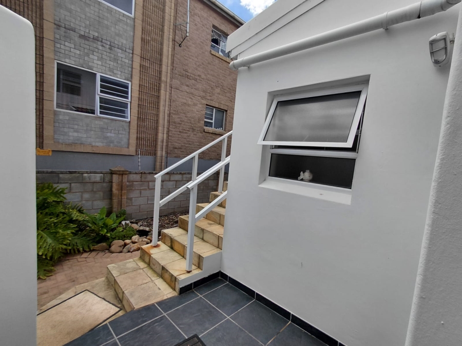 5 Bedroom Property for Sale in Ferreira Town Eastern Cape